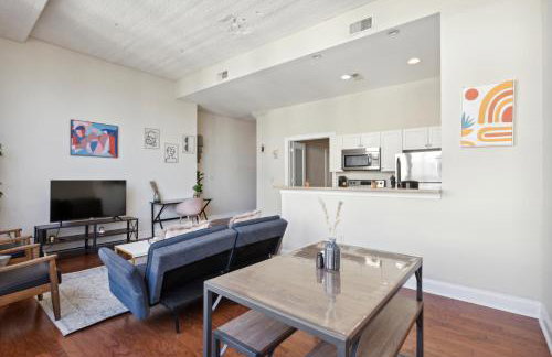 Sleeps 4! 2BR, Gym, Paid Parking, Close to Major Attractions - Foto 68