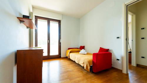 GuestHost - Bright Apartment with Terrace - Photo 3