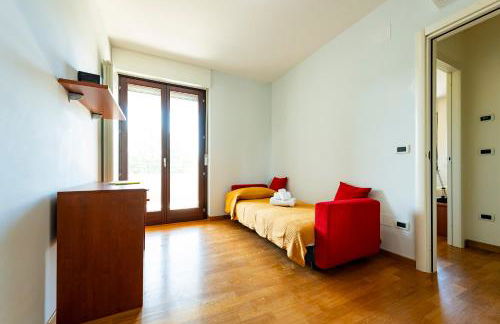 GuestHost - Bright Apartment with Terrace - Photo 3