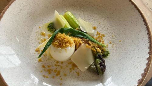 Horse & Farrier Pub - Photo 2