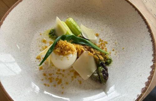 Horse & Farrier Pub - Photo 2