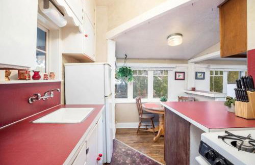 The Red Cabin Charming Historic Avenues Apartment - Foto 11