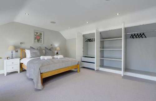 The Gate House - Photo 35