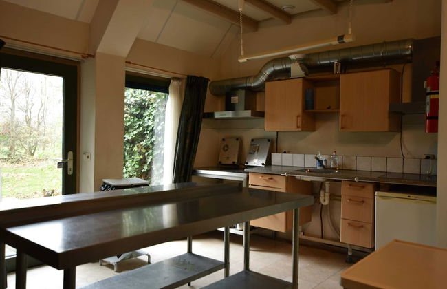 Authentic Farmhouse in Pingjum With Hot Tub - Photo 7