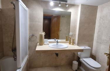 Luxurious Holiday Home in Benahavis - Photo 14