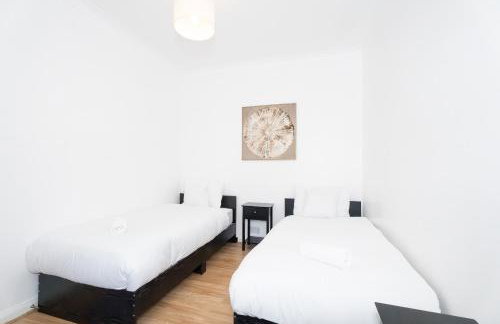 4 bed Emerald by Harlington 13 mins to central - Foto 19