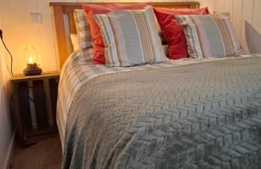 Luxury Shepherd's Hut - The Hyde - Photo 7