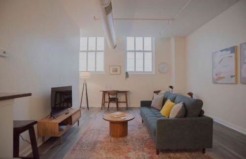 CozySuites The Block - Direct Skybridge Access #2 - Foto 4