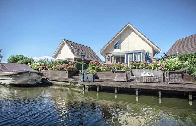 Lovely Holiday Home With Jetty Near Ijsselmeer - Foto 33