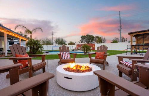 Sleeps 18 Private Pool & Hot Tub Playground - Photo 58