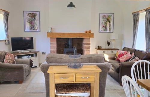 Beautiful Views Historic 16th Cent Barn Conversion - Pass the Keys - Foto 17