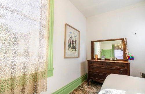 Parkside Paradise Elegant Victorian Home Just Steps from the Park - Foto 26