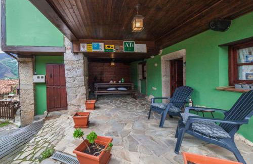 Holiday Home Berghütte mit Terrasse- Kamin und Jacuzzi by Interhome - Foto 6