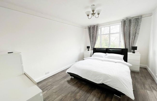 Bright and Spacious 2-bed Apartment in Sutton - Foto 10