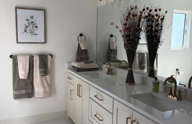 New Home Minutes to KCI Airport & Historic Weston - Foto 11