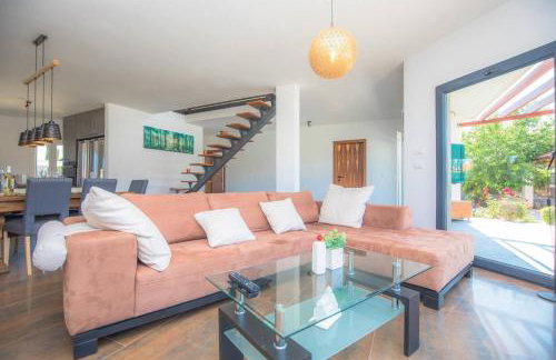 Luxury villa with a swimming pool Vrpolje, Sibenik - 21843 - Photo 10