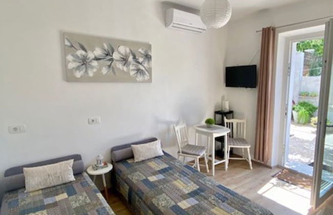 Studios IM - Photo 9