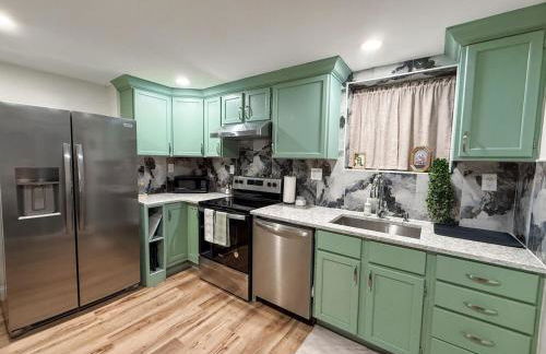 South Philly Retreat with Movie Nights and Backyard BBQ - Foto 9