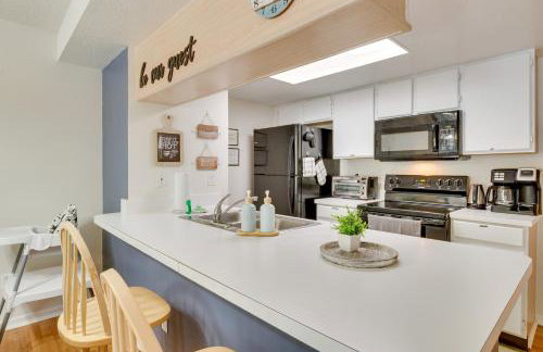 Condo with Pool Access and Patio 8 Mi to Disney! - Foto 2