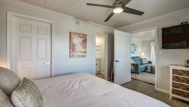 Pinnacle Port A502 - Updated 3 Bedroom . Free Fun! Boat Ramp Access! Condo by RedAwning - Foto 3, Habitación