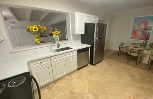 Entire home in Biscayne Park, Florida - Foto 11