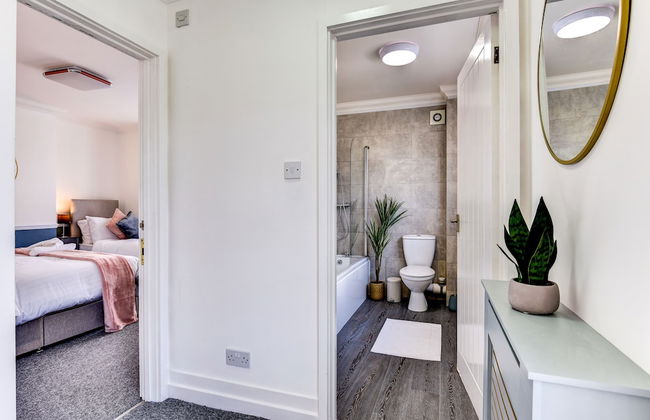 Beautiful 4 Bed House, 3 Minutes to Sea, Sleeps 8 - Foto 17