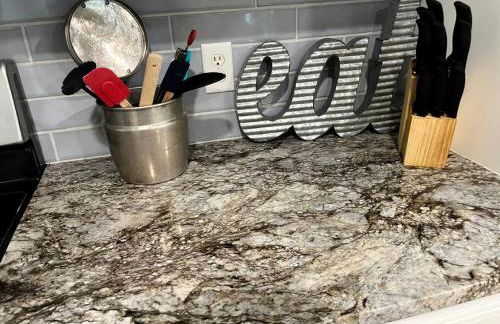 Spacious Vacation Rental with Stunning Lake Views from the Incredible Deck for an Amazing Getaway in Sabine National Forest in Hemphill, Texas - Foto 38