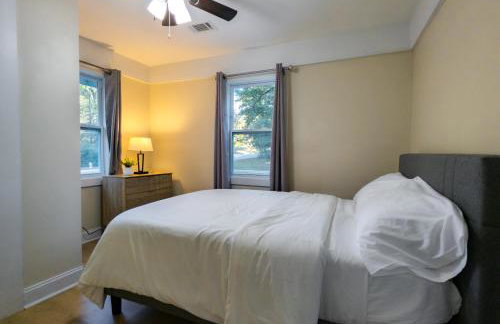 The Crestwood - 3BR Home with Parking - Near Atlanta and Stone Mountain - Photo 24