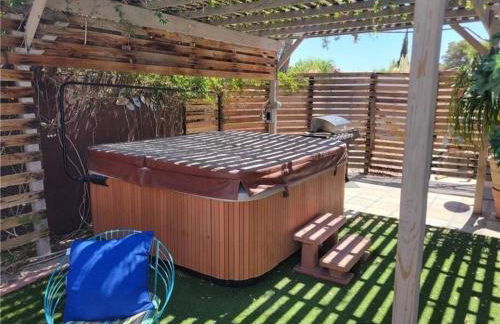 4 miles to Strip / Big house with pool - Foto 16