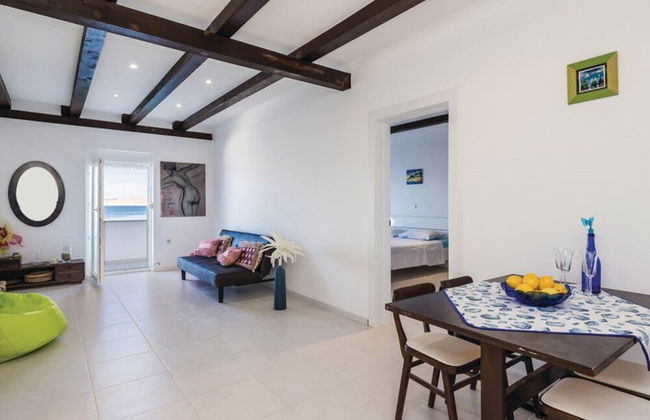 Sunny Beachfront Jablanac Apartments - Foto 7