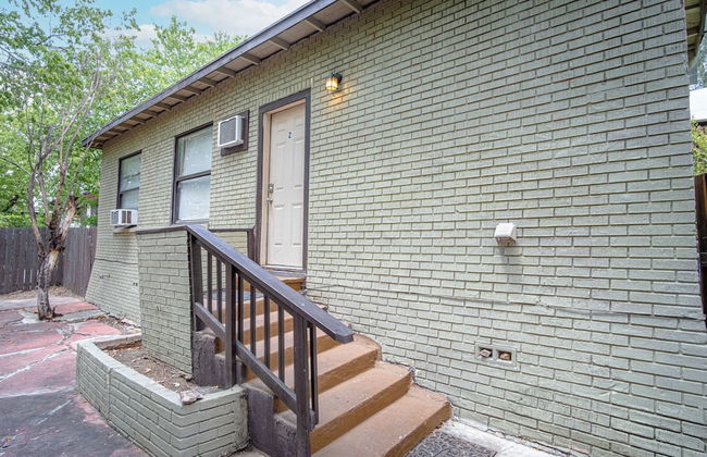 Cozy Downtown Guest House 2br/1ba Sleeps 8 - Foto 28