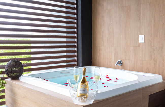 Fabulous & Exclusive Apartments With Sea View Pool BBQ Garden - Photo 8