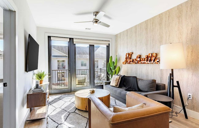 Prime Walkable Midtown Location, Pool, Gym Outlaw's Den by Avantstay - Foto 7