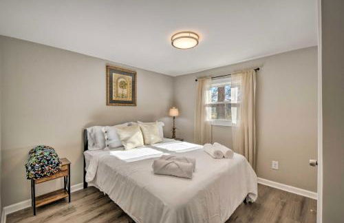 Private Yard and Fire Pit Commerce Home! - Foto 18