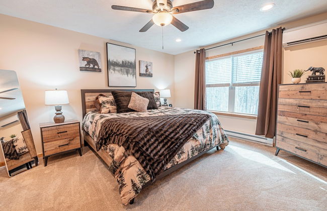 NEW Large Group Summer Getaway W/hot Tub + Game Room! - Foto 10