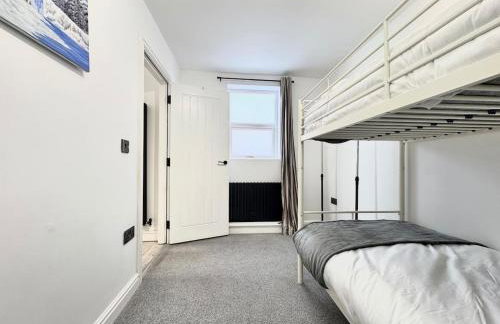 Modern 2 Bedroom Apartment - Near Hospital & Racecourse - Foto 31