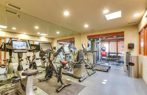 Walk to Santa Fe Plaza Condo with Kiva Fireplace! - Foto 25