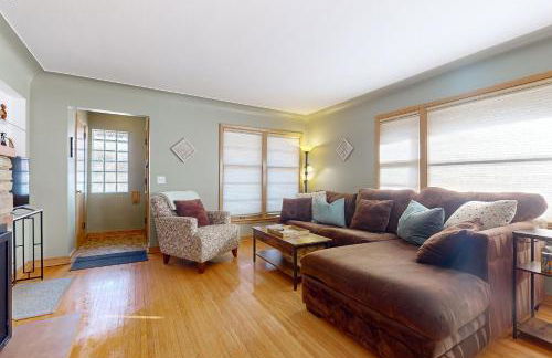 Close to Lake Harriet! Walkable Gem Near Shopping - Foto 4
