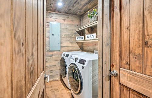 Luxe Broken Bow Cabin with Tesla Charging Station - Photo 20