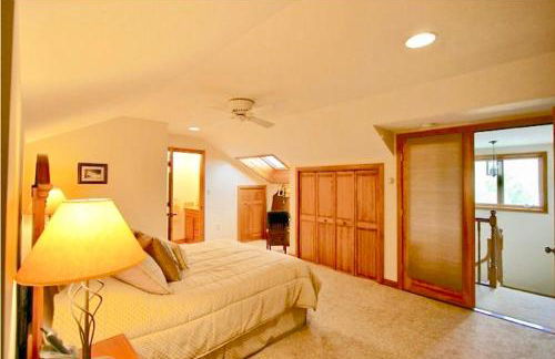 O8 Renovated Forest Cottage Townhome with great Mt Washington views fast wifi Walk to skiing - Foto 67
