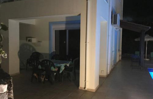 Breathtaking sea and Mountain views with Private pool, Peace full relaxing Villa with WiFi near Shops and Restaurants - Photo 16