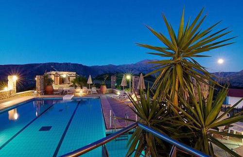 Elia Meronas - Photo 25