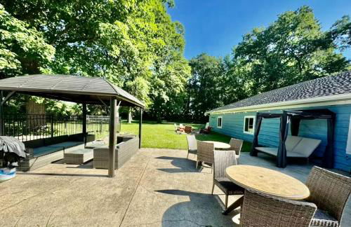 Epic Indoor Pool w/slide & hot tub close to beach - Foto 31