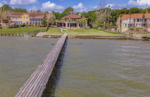 Bay Breeze Estate - Heated Pools, Private Pier & Walk to the Kemah Boardwalk - Foto 48