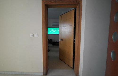 Garden Apartment next to the Mall -Private Parking - Photo 9