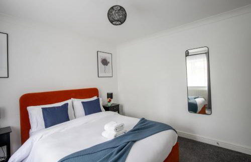 Modern Detached 4-Bedroom 2-Bath Home, Guildford - Foto 18