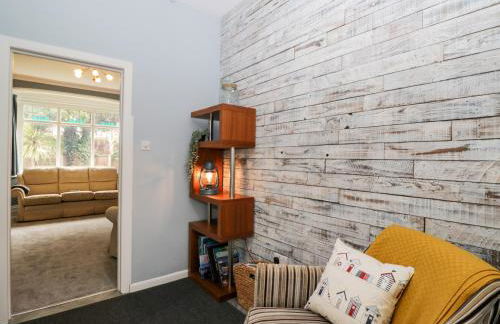 Molly's Place - Photo 14