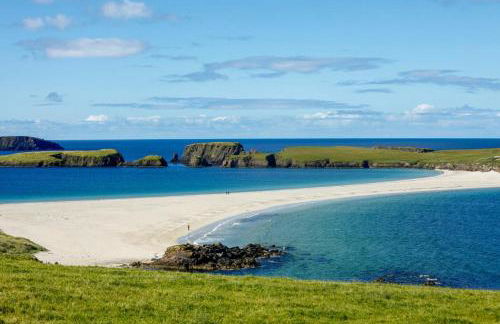 Central Location and Stunning Views - Foto 26