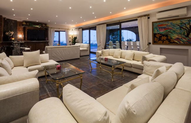 Unique Villa With Outdoor hot tub - Photo 24