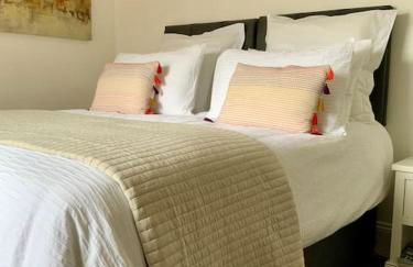 A unique and spacious river front property - Foto 46